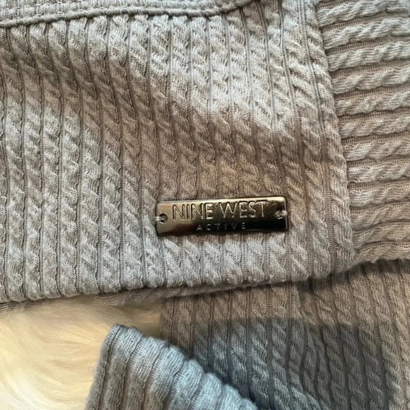 Nine West Women’s Active zip up‎ Sweater size M - Picture 5 of 7